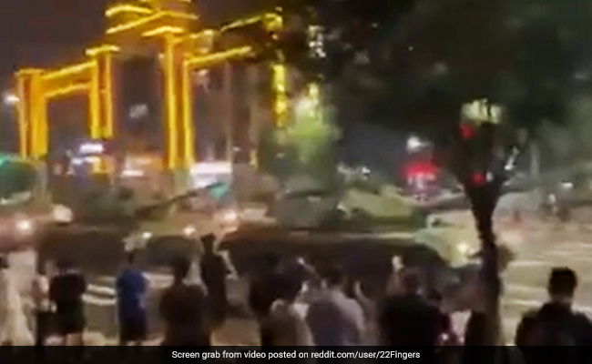 Video Shows Tanks Protecting Crisis-Hit Banks In China, Internet Says "History Repeats Itself"