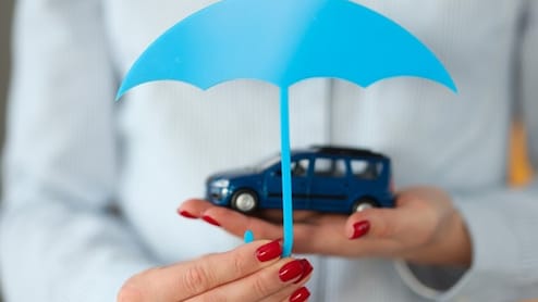 दिवाली पर पटाखों से जली आपकी गाड़ी?  इंश्योरेंस क्लेम मिलेगा या नहीं, जानिए क्या है सच्चाई