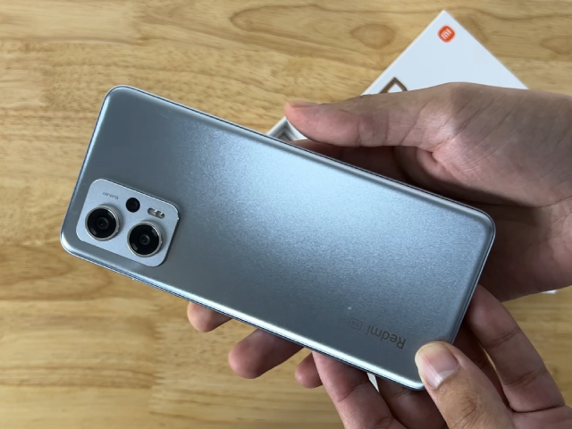 Redmi K50i Unboxing and First Look: Updating a Classic