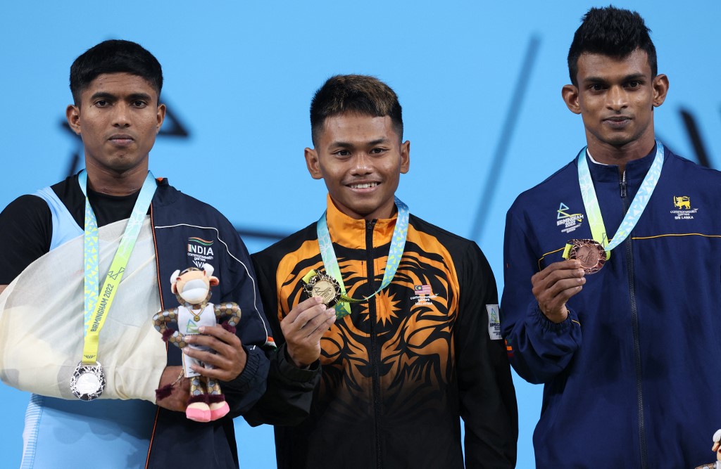 CWG 2022: संकेत सरगर के पिता चलाते हैं पान की दुकान, जानें कौन हैं भारत को पहला रजत पदक दिलाने वाले खिलाड़ी