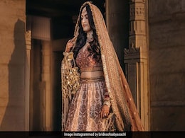 Sabyasachi की इस दुल्हन का फ्लोरल एंब्रॉयडरी लहंगा है बेहद खूबसूरत, आप भी करें अपनी शादी में ट्राई Sabyasachi की इस दुल्हन का फ्लोरल एंब्रॉयडरी लहंगा है बेहद खूबसूरत, आप भी करें अपनी शादी में ट्राई