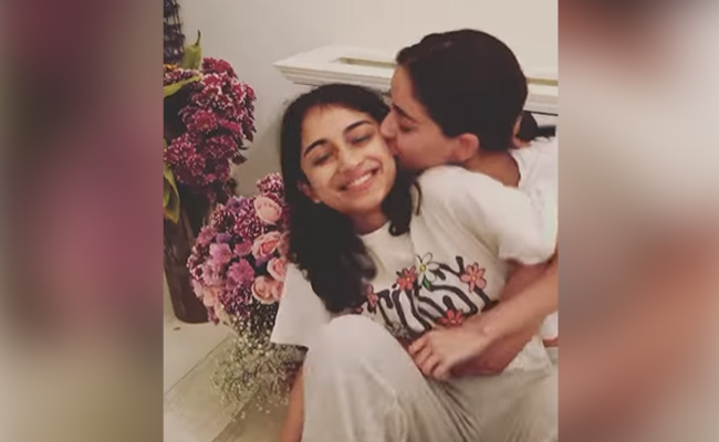 "Fly Fly Little Bird": Ananya Panday's Emotional Goodbye To Sister Rysa As She Leaves For University