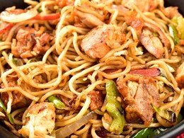 Chicken Chowmein Recipe: Make This Yummy Indo-Chinese Dish For Weekend Indulgence