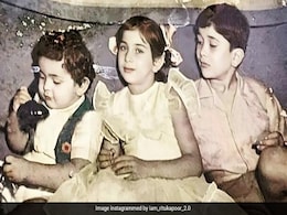 बहन के साथ दिख रहे ये दोनों बच्चे हैं बॉलीवुड के चहेते स्टार्स, अब इनके बेटा- बेटी और बहू बॉलीवुड पर करते हैं राज बहन के साथ दिख रहे ये दोनों बच्चे हैं बॉलीवुड के चहेते स्टार्स, अब इनके बेटा- बेटी और बहू बॉलीवुड पर करते हैं राज