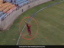 शिमरोन हेटमायर ने हवा में उड़कर लिया ये हैरान करने वाला कैच, VIDEO देखर राजस्थान रॉयल्स फैंस का गर्व से हो जाएगा सीना चौड़ा शिमरोन हेटमायर ने हवा में उड़कर लिया ये हैरान करने वाला कैच, VIDEO देखर राजस्थान रॉयल्स फैंस का गर्व से हो जाएगा सीना चौड़ा