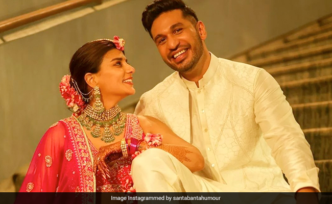 Viral Pics From Singer Arjun Kanungo And Carla Dennis' <i>Mehendi</i>