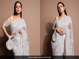 It's Love At First Sight For Us Seeing Shehnaaz Gill In An Elegant White <i>Saree</i> It's Love At First Sight For Us Seeing Shehnaaz Gill In An Elegant White <i>Saree</i>
