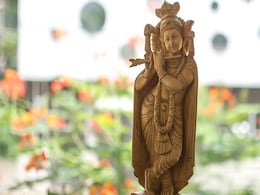 Janmashtami 2022 Shubh Yog: जन्माष्टमी पर बन रहे हैं ये 2 शुभ योग, ये उपाय करने से भगवान विष्णु और मां लक्ष्मी की बरसेगी कृपा! Janmashtami 2022 Shubh Yog: जन्माष्टमी पर बन रहे हैं ये 2 शुभ योग, ये उपाय करने से भगवान विष्णु और मां लक्ष्मी की बरसेगी कृपा!