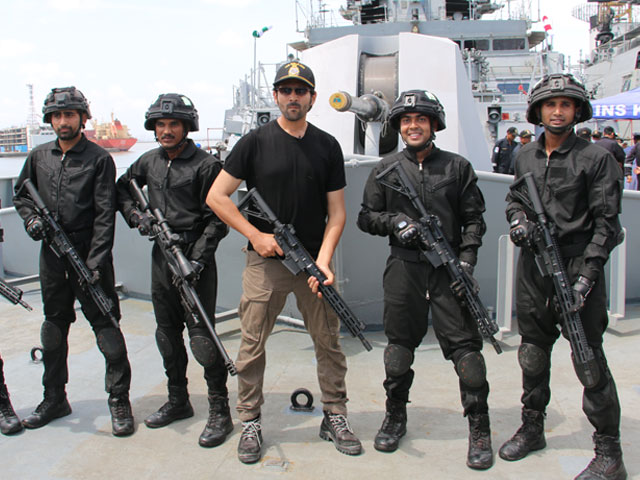 <i>Jai Jawan</i> With Kartik Aaryan - A Special Tribute Onboard INS Kolkata