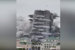 Noida Twin Towers Turn To Dust In 9 Seconds Noida Twin Towers Turn To Dust In 9 Seconds