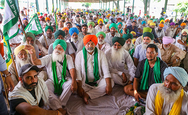 100 Haryana Farmers Heading For Chandigarh Protest Taken In Police Custody