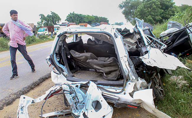 4 Noida Executives Die After Truck Falls On Their Car In Horrific Accident