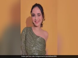 सोशल मीडिया पर छाया जैस्मिन भसीन का ग्लैमरस अंदाज, अदाएं देख फैन्स ने कहा- सियापा क्वीन सोशल मीडिया पर छाया जैस्मिन भसीन का ग्लैमरस अंदाज, अदाएं देख फैन्स ने कहा- सियापा क्वीन