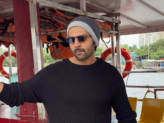 Kartik Aaryan's Day Out With Fans