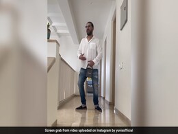 क्रिकेट के बाद युवराज सिंह ने अब दिखाया अपने डांस का टैलेंट, गोविंदा के गाने पर झूमता देख फैंस बोले- 'सिंह इज किंग' क्रिकेट के बाद युवराज सिंह ने अब दिखाया अपने डांस का टैलेंट, गोविंदा के गाने पर झूमता देख फैंस बोले- 'सिंह इज किंग'