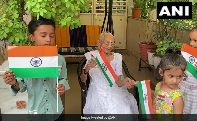 PM Modi's Mother Distributes National Flags Ahead of Independence Day
