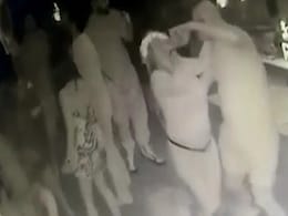 मौत से ठीक पहले सोनाली फोगाट को क्लब में जबरदस्ती पिलाई गयी थी शराब, CCTV फुटेज आया सामने मौत से ठीक पहले सोनाली फोगाट को क्लब में जबरदस्ती पिलाई गयी थी शराब, CCTV फुटेज आया सामने