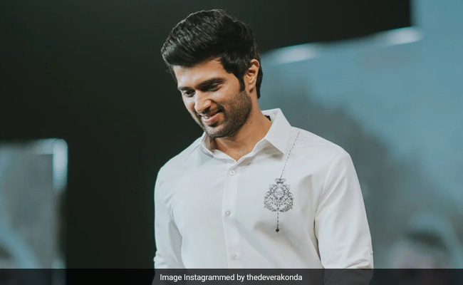 Vijay Deverakonda "Hopes Everyone Is Safe" After <i>Liger</i> Event Was Called Off Midway