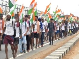 63 दिनों से पैदल चल रहे नौजवानों का  रोजगार के लिए संघर्ष, परीक्षा तो पास कर ली लेकिन ज्वाइनिंग नहीं मिली  63 दिनों से पैदल चल रहे नौजवानों का  रोजगार के लिए संघर्ष, परीक्षा तो पास कर ली लेकिन ज्वाइनिंग नहीं मिली