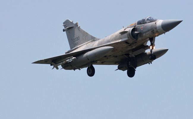 UK Working To Stop China From Recruiting Its Ex-Air Force Pilots