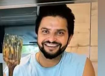 Suresh Raina's Joy Over Having Home-Cooked Food Is Too Relatable Suresh Raina's Joy Over Having Home-Cooked Food Is Too Relatable