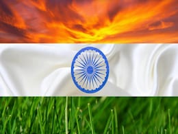 Happy Independence Day 2022: स्वतंत्रता दिवस पर अपनों को भेजें देशभक्ति से भरे ये शुभकामनाएं और संदेश Happy Independence Day 2022: स्वतंत्रता दिवस पर अपनों को भेजें देशभक्ति से भरे ये शुभकामनाएं और संदेश