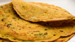 Watch: Give A Tasty Spin To Classic Chilla With This Paneer Palak Chilla