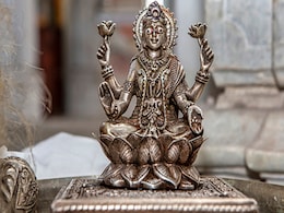 चांदी की मूर्तियों और पूजा के बर्तनों को इन टिप्स से करें साफ, लौट आएगी खोई चमक चांदी की मूर्तियों और पूजा के बर्तनों को इन टिप्स से करें साफ, लौट आएगी खोई चमक