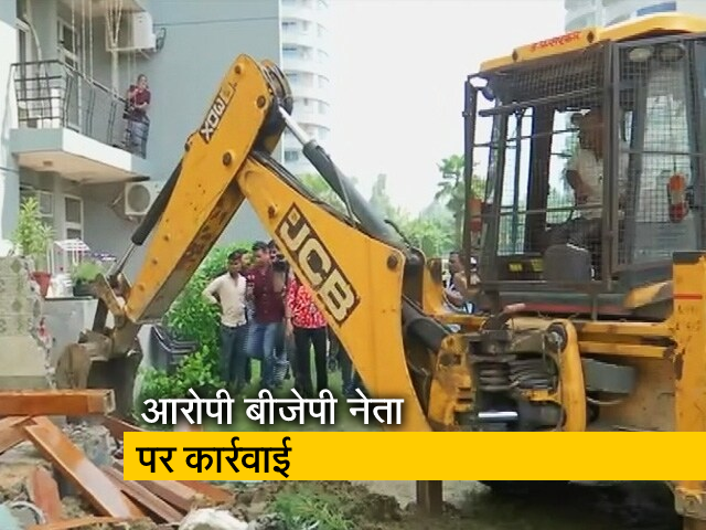 NOIDA:  बीजेपी नेता के खिलाफ सख्त एक्शन, अवैध निर्माण को गिराने पहुंचा बुलडोजर