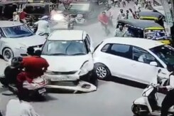 पंजाब की सड़कों पर 'फास्ट एंड फ्यूरियस', पुलिस ने भागती कार पर चलाई गोली पंजाब की सड़कों पर 'फास्ट एंड फ्यूरियस', पुलिस ने भागती कार पर चलाई गोली