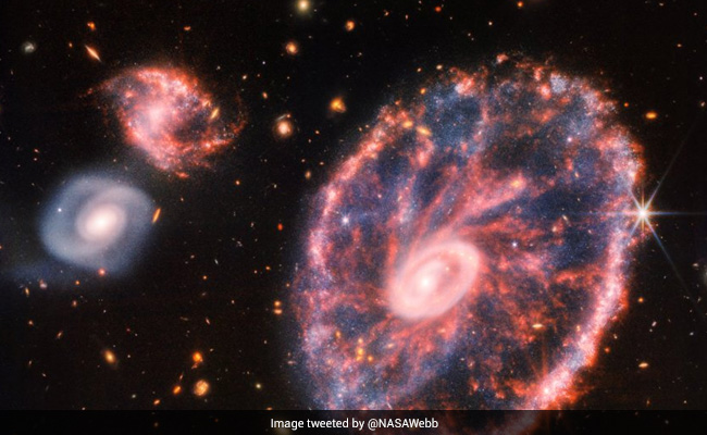 NASA की James Webb दूरबीन से दिखी 'जादुई छल्लों वाली' Galaxy की नई तस्वीरें, जानें 400 मिलियन साल पहले यह कैसे बनी ख़ास