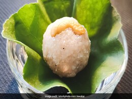 Ganesh Chaturthi पर बनाएं ये स्पेशल लड्डू, बप्पा हो जाएंगे खुश, यहां जानिए बनाने का तरीका Ganesh Chaturthi पर बनाएं ये स्पेशल लड्डू, बप्पा हो जाएंगे खुश, यहां जानिए बनाने का तरीका