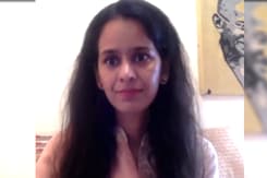 गारबेज माउंटेन्स टेल्स: राइटर सौम्या रॉय ने अपनी पहली किताब के बारे में की बात गारबेज माउंटेन्स टेल्स: राइटर सौम्या रॉय ने अपनी पहली किताब के बारे में की बात