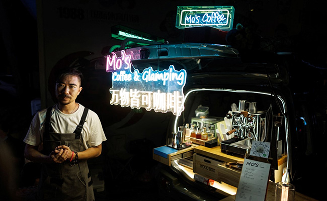 China's Unemployed Turn To Car Boot Sales As Covid-Hit Economy Stalls