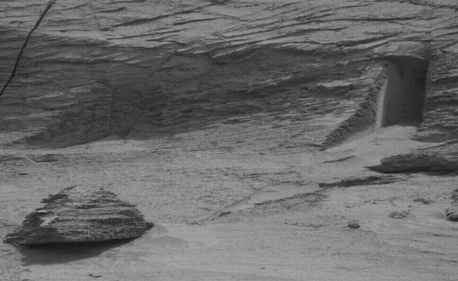 मिल गया मंगल ग्रह पर एलियन का घर! NASA ने शेयर की तस्वीर, क्या वहां वाकई में एलियन रहते हैं?