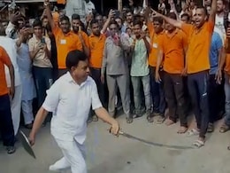 Video: मध्य प्रदेश के मंत्री ने मेले में किया तलवारबाजी का प्रदर्शन Video: मध्य प्रदेश के मंत्री ने मेले में किया तलवारबाजी का प्रदर्शन