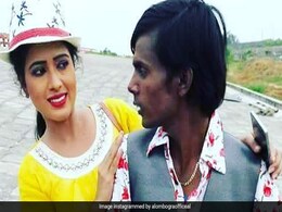 'बेसुरा' गाना गाने पर पुलिस ने सिंगर को किया थाने में बंद, कहा- दोबारा ऐसा न हो 'बेसुरा' गाना गाने पर पुलिस ने सिंगर को किया थाने में बंद, कहा- दोबारा ऐसा न हो