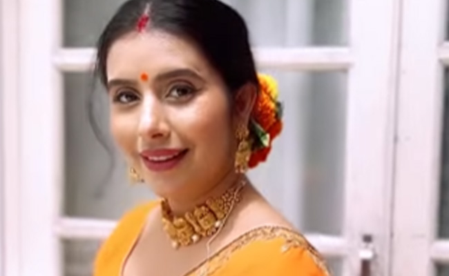 Charu Asopa, Divorcing Rajeev Sen, Wears <i>Sindoor</i> In Instagram Post. "<i>Dramebaaz</i>," Say Mean Comments