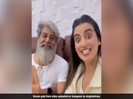 Akshara Singh का पापा के साथ वीडियो हुआ वायरल, अजय देवगन के अंदाज में यूं दी जिंदगी की बड़ी सीख Akshara Singh का पापा के साथ वीडियो हुआ वायरल, अजय देवगन के अंदाज में यूं दी जिंदगी की बड़ी सीख