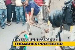 Patna Bureaucrat Drags, Thrashes Job Aspirant Patna Bureaucrat Drags, Thrashes Job Aspirant