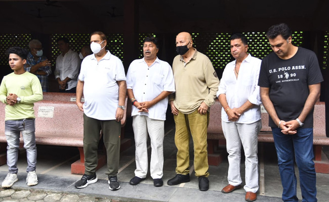 Saawan Kumar Tak's Funeral: Prem Chopra, David Dhawan And Others Pay Last Respects