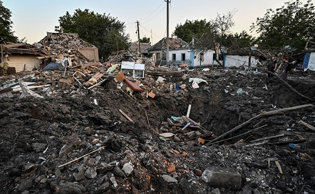 Bomb Kills Traffic Cop In Russian-Controlled Ukrainian City: Report