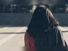 Crime news : कामाच्या ठिकाणीच महिलेकडे शरीरसुखाची मागणी, वारंवार होणाऱ्या त्रासाला कंटाळून अखेर... Crime news : कामाच्या ठिकाणीच महिलेकडे शरीरसुखाची मागणी, वारंवार होणाऱ्या त्रासाला कंटाळून अखेर...