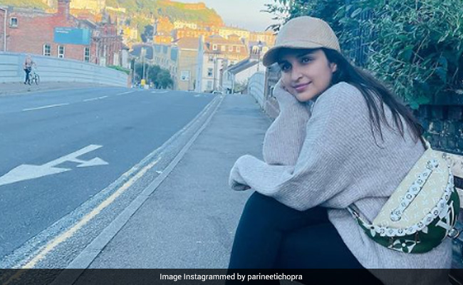 How Parineeti Chopra Travels Alone And "Requests Strangers" To Click Pictures