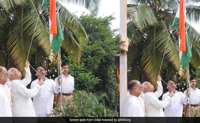 RSS Chief Mohan Bhagwat Hoists National Flag At Headquarters In Maharashtra