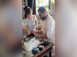 Kareena Kapoor Shares Glimpses Of Saif Ali Khan And Taimur's Independence Day DIY Craft Session Kareena Kapoor Shares Glimpses Of Saif Ali Khan And Taimur's Independence Day DIY Craft Session