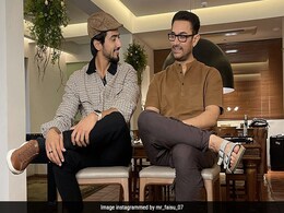 Aamir Khan And Faisal Shaikh Recreate This Iconic Scene From <i>Andaz Apna Apna</i> Aamir Khan And Faisal Shaikh Recreate This Iconic Scene From <i>Andaz Apna Apna</i>