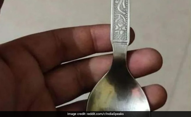 शख्स ने शेयर की स्टील के चम्मच की तस्वीर, साथ में की ये अनोखी अपील, और लोग मान भी गए