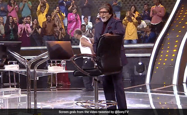 <i>Kaun Banega Crorepati 14</i>: Contestant Removes Shirt After Winning Fastest Finger First, Amitabh Bachchan Amazed
