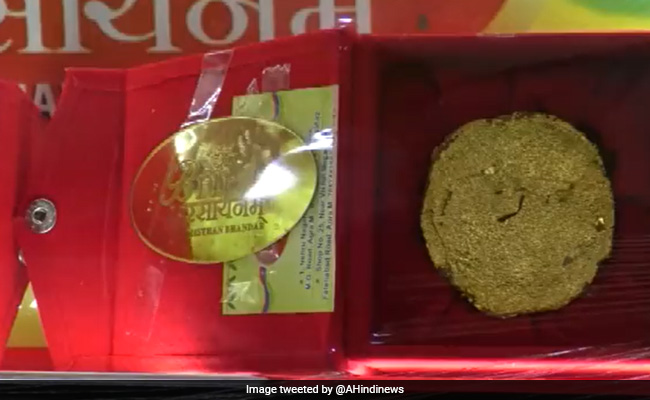 Agra Shop Sells Special "Golden Ghevar" For Raksha Bandhan. Here's How Much the Sweet Costs
